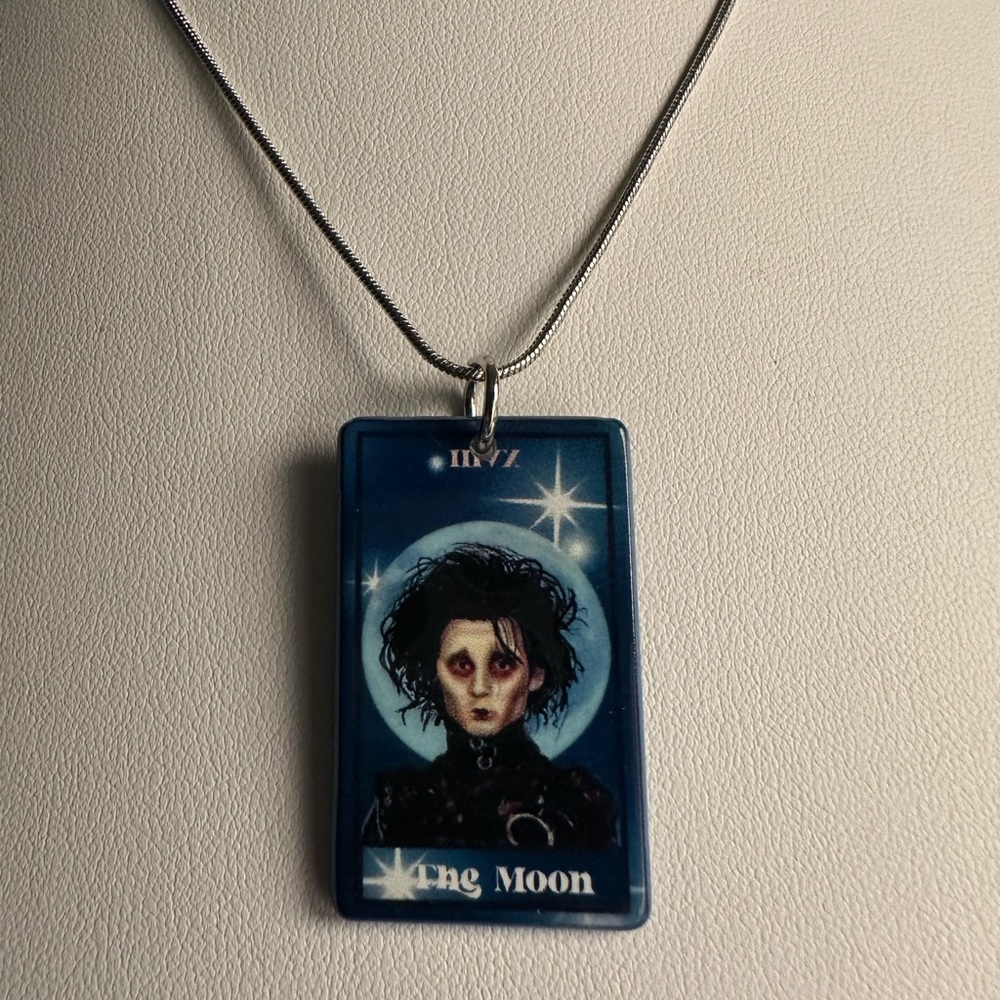 Edward Scissorhand Necklace Halloween